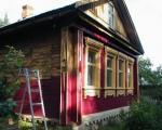 Как покрасить старый деревянный дом снаружи